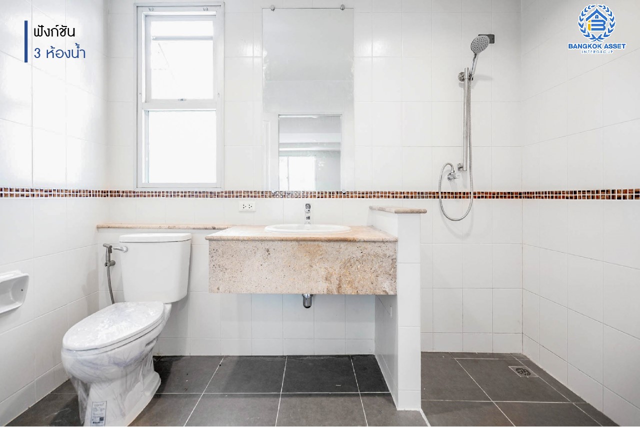 บ้านมือสองตกแต่งใหม่ แบรนด์หรู Sansiri โครงการ พลัสซิตี้พาร์ค งามวงศ์วาน25 ทาวน์โฮม 3 ชั้น ใจกลางเมือง เนื้อที่ 21.3 ตร.ว. ฟังก์ชันพร้อม 3 ห้องนอน 3 ห้องน้ำ จอดรถได้ 2 คัน บนทำเลศักยภาพ เข้า-ออกได้ 3 เส้นทาง ใกล้แหล่ง Community ชั้นนำ เดอะมอลล์งามวงศ์วาน ทางด่วน "งามวงศ์วาน" และรถไฟฟ้า "สถานีศูนย์ราชการนนทบุรี"